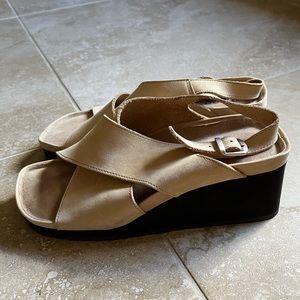 Bass Women’s Daffodil wedge sandals - worn once